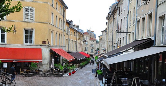 Murs humides dans une maison à Nancy